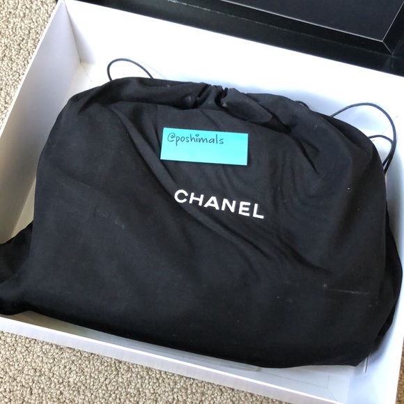 NWT [CHANEL] Black NEW MEDIUM Boy Bag in Lambskin - Picture 17 of 17